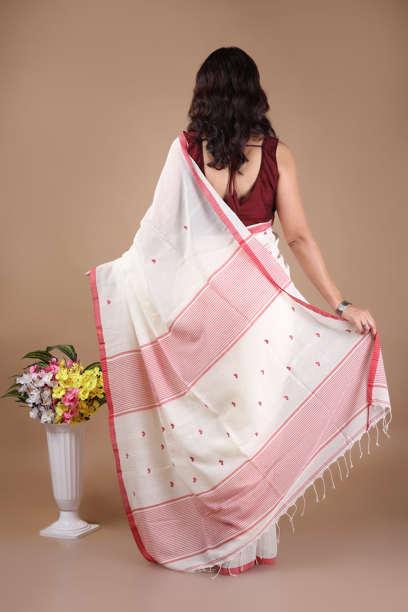 Yami: Heart motif Mul Cotton Jamdani Saree