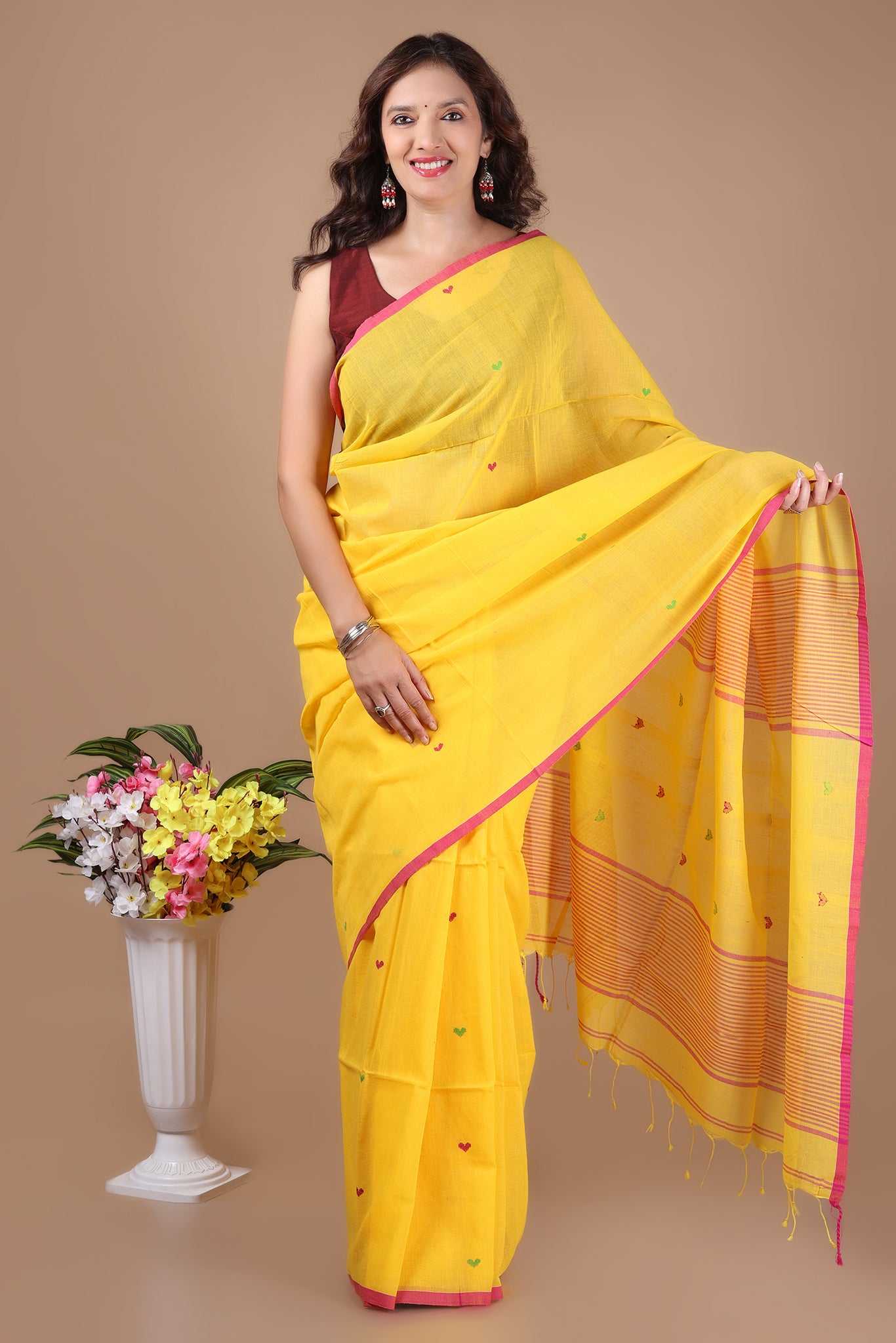 Yami: Heart motif Mul Cotton Jamdani Saree
