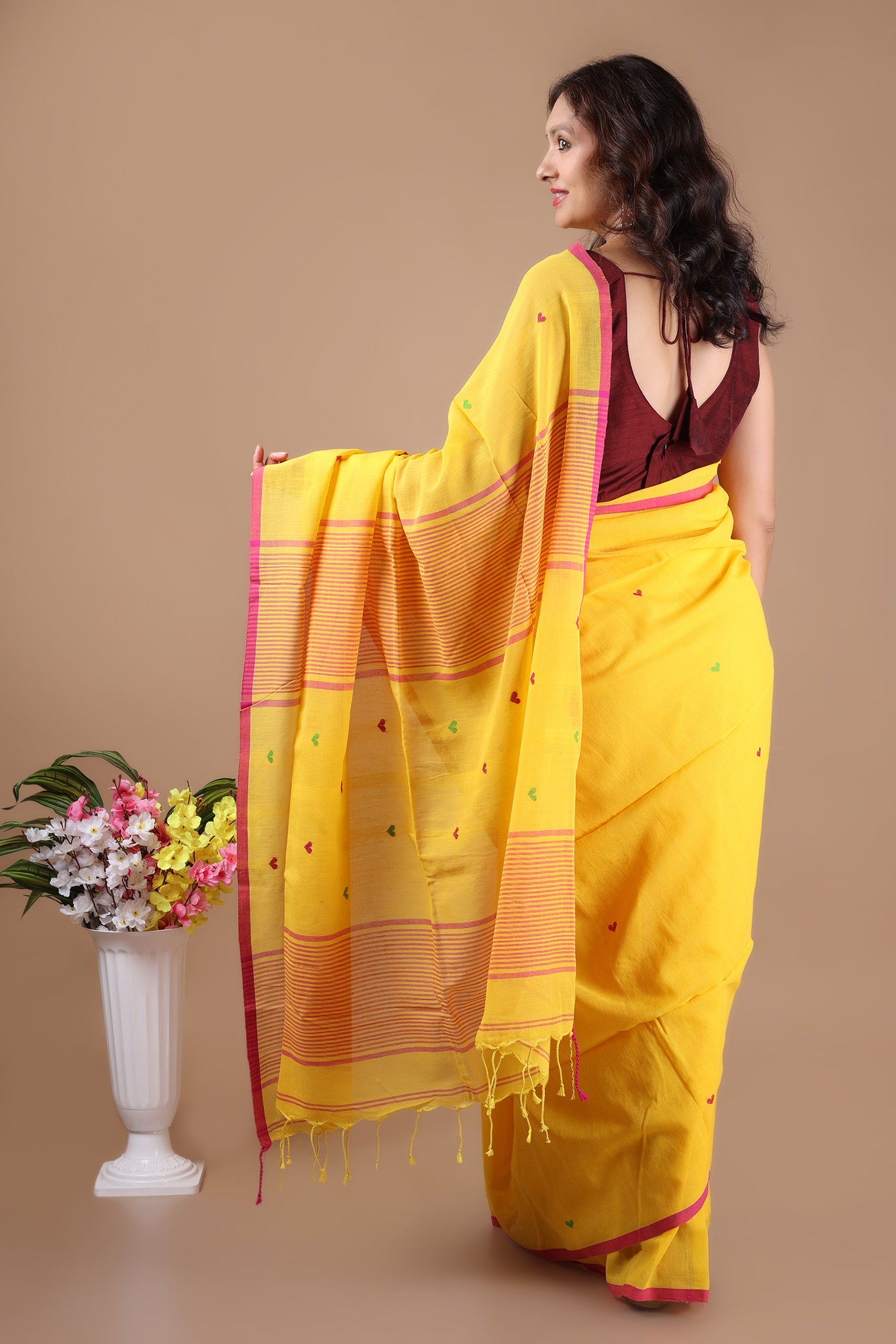 Yami: Heart motif Mul Cotton Jamdani Saree