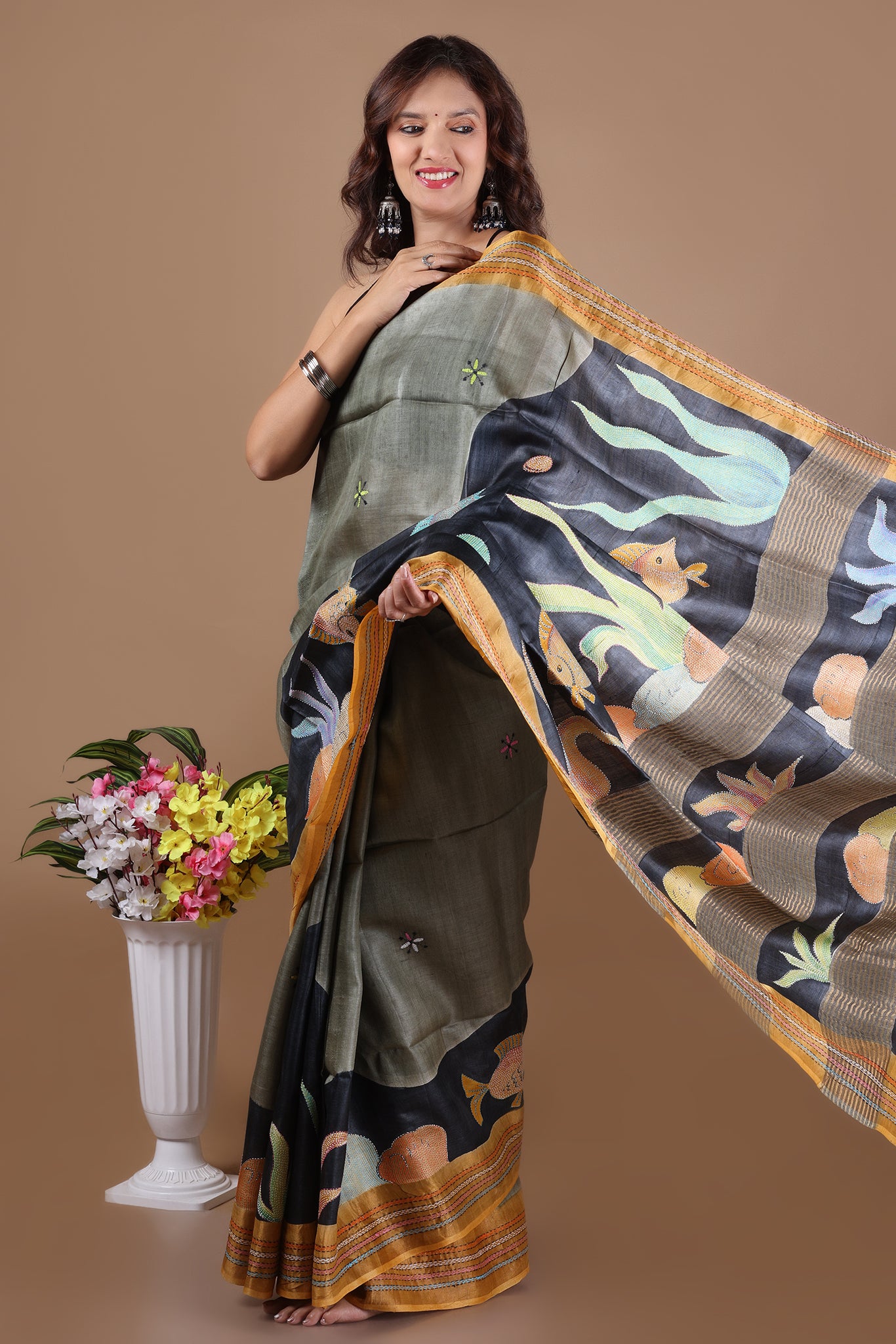 Rima - Pure Tusser Silk with handpainting and Kantha Embroidery_Grey