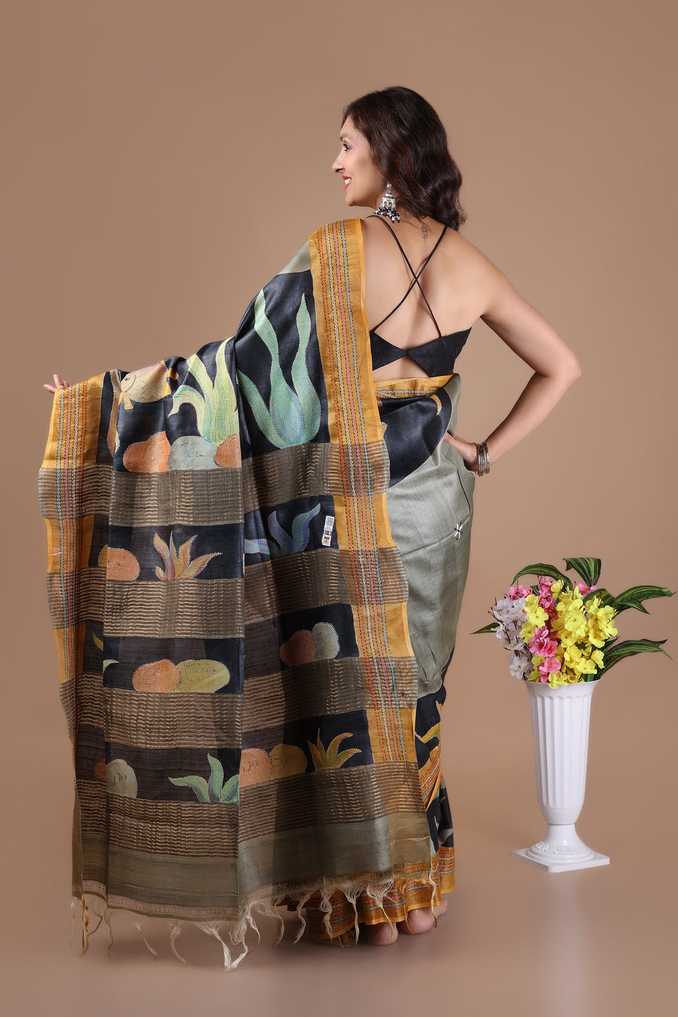 Rima - Pure Tusser Silk with handpainting and Kantha Embroidery_Grey