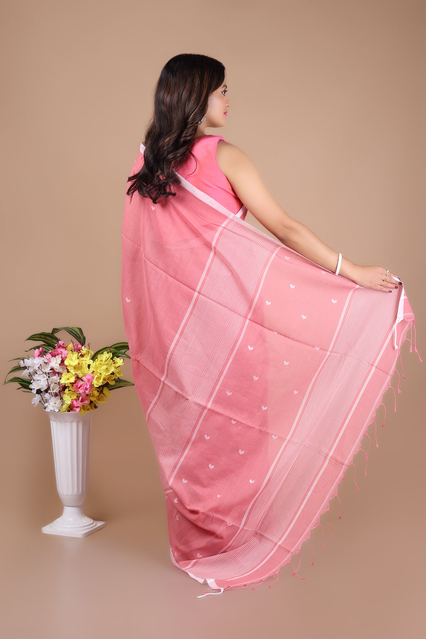 Yami: Heart motif Mul Cotton Jamdani Saree