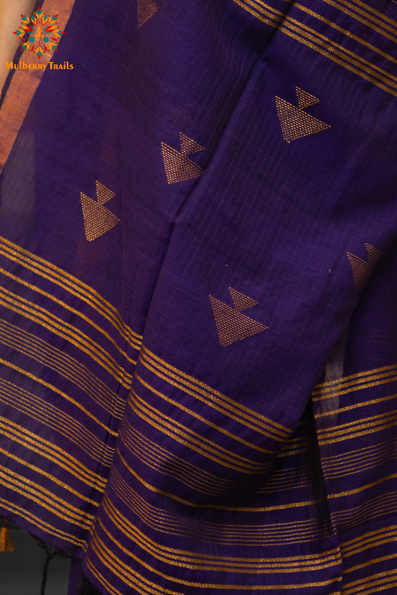 Ravi: Flowy Mul Cotton Jamdani Saree