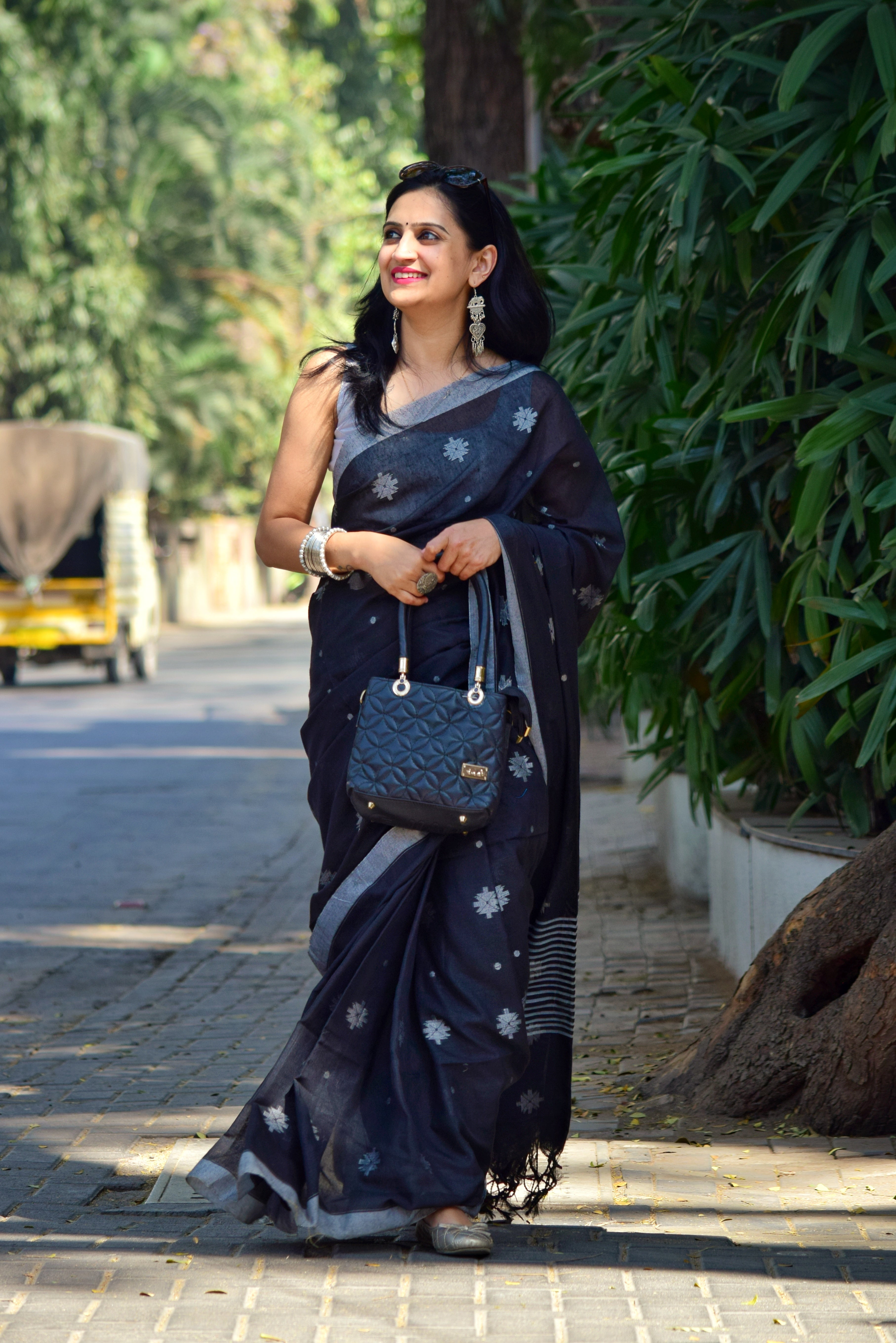 Aravi: Flowy Summer Cotton Saree Black